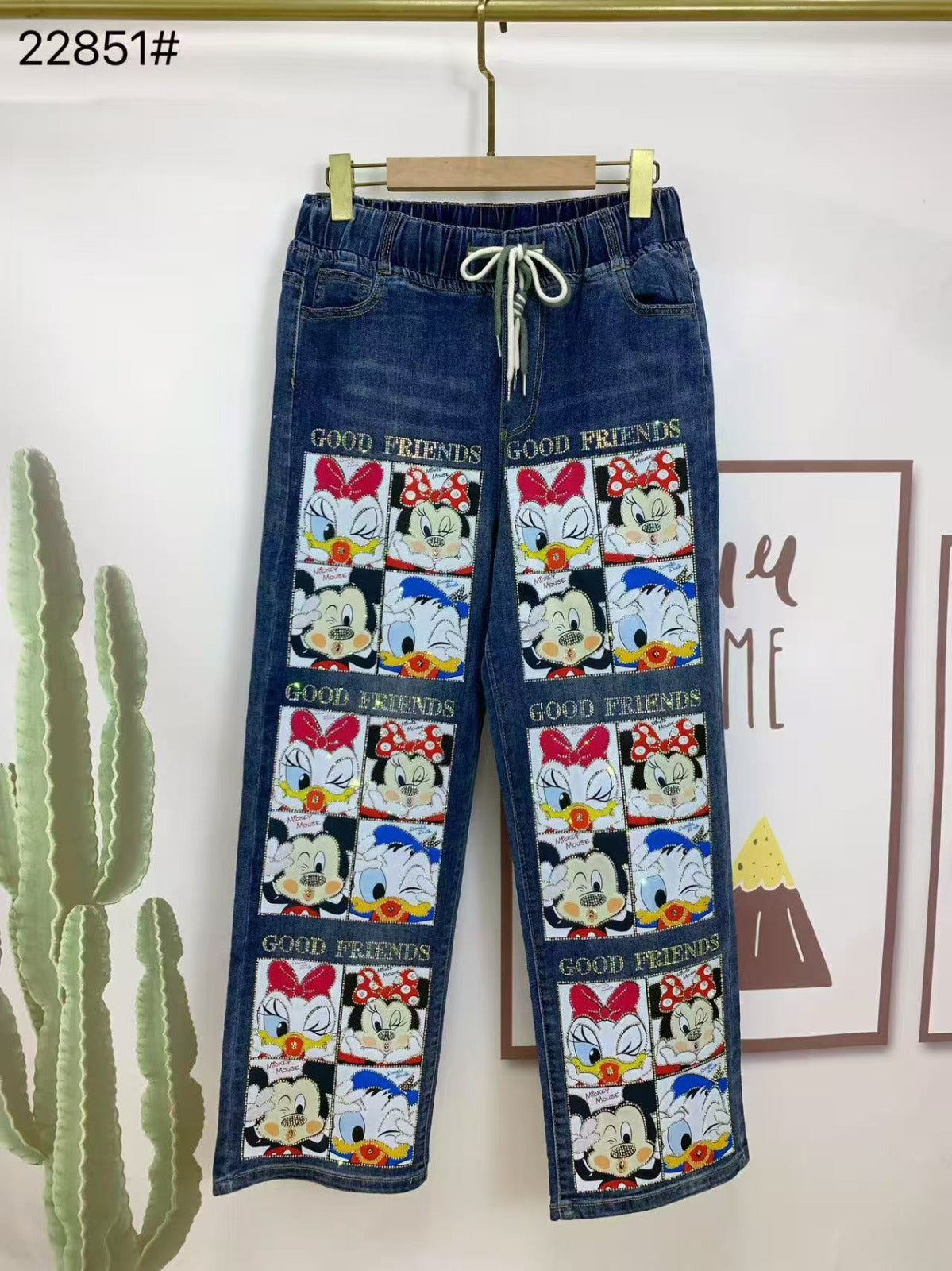 Graphic Jeans