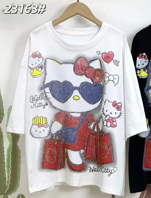 Kitty white shirt con Brillos
